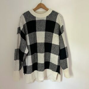 Abercrombie & Fitch Black and White Crew Neck Sweater Buffalo Check